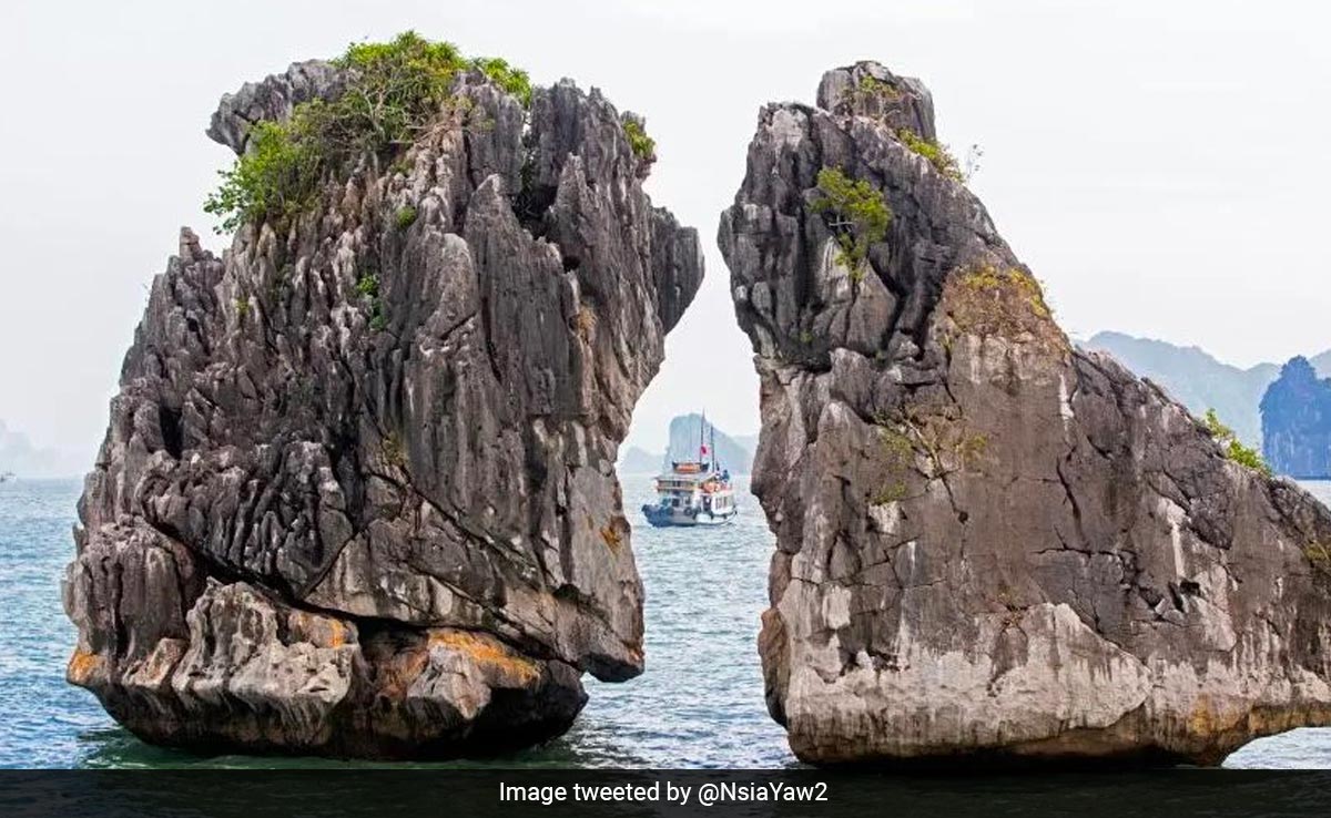 Vietnam’s Iconic “Kissing Rocks” At Risk of Collapse, Say Experts