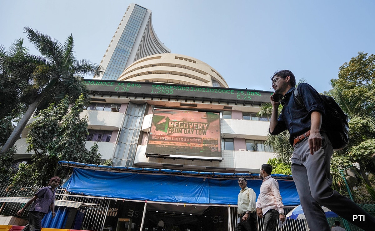Sensex Rises By 305 Points, Nifty By 103 In Early Market Trade