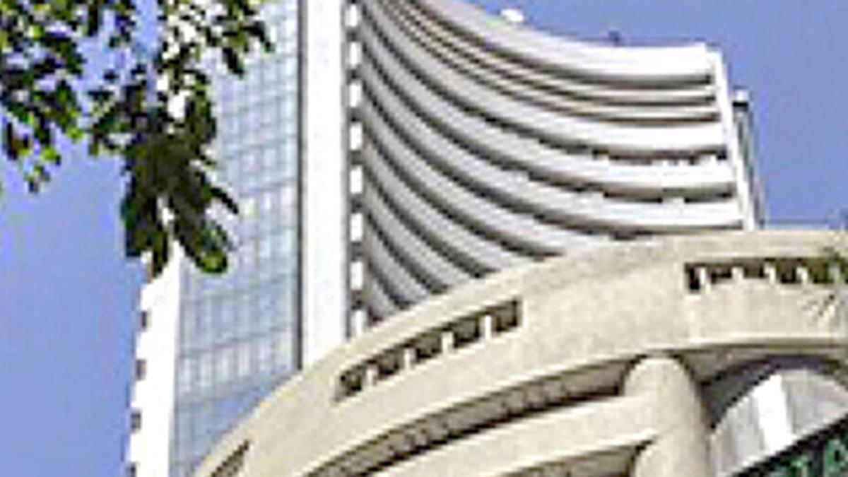 Nifty hits fresh all-time high level in early trade