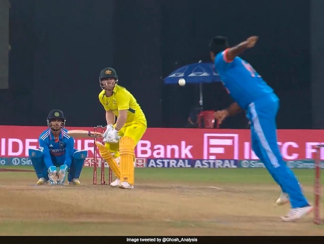 India vs Australia: David Warner Turns Right-Hander Against Ravichandran Ashwin, Stuns Everyone With Sweep Shot. Watch