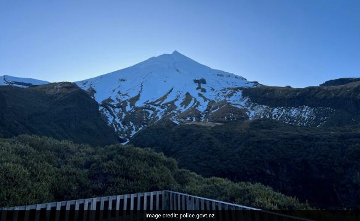 Climber Falls Nearly 2,000 Feet From New Zealand Mountain, Walks Away With Minor Injuries