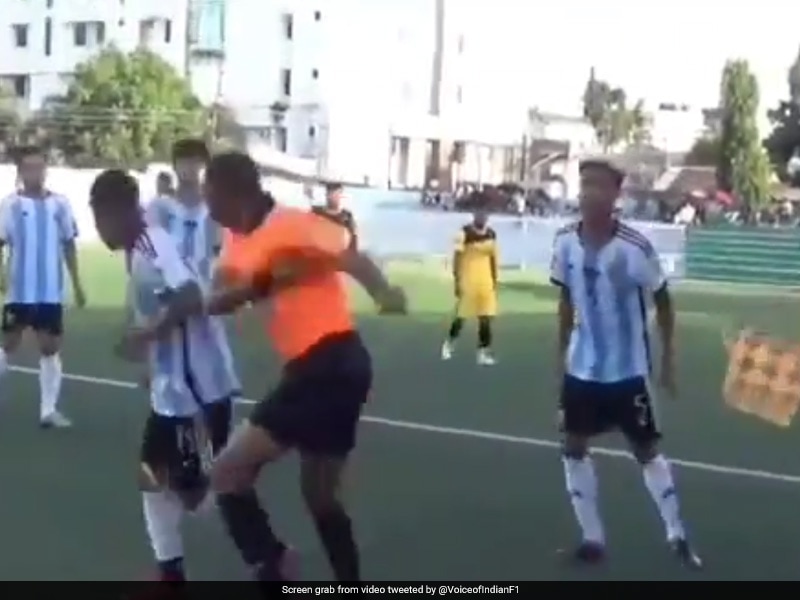 WWE-Like Fist Fight Between Referee And Players In Football Match In India. Video Viral