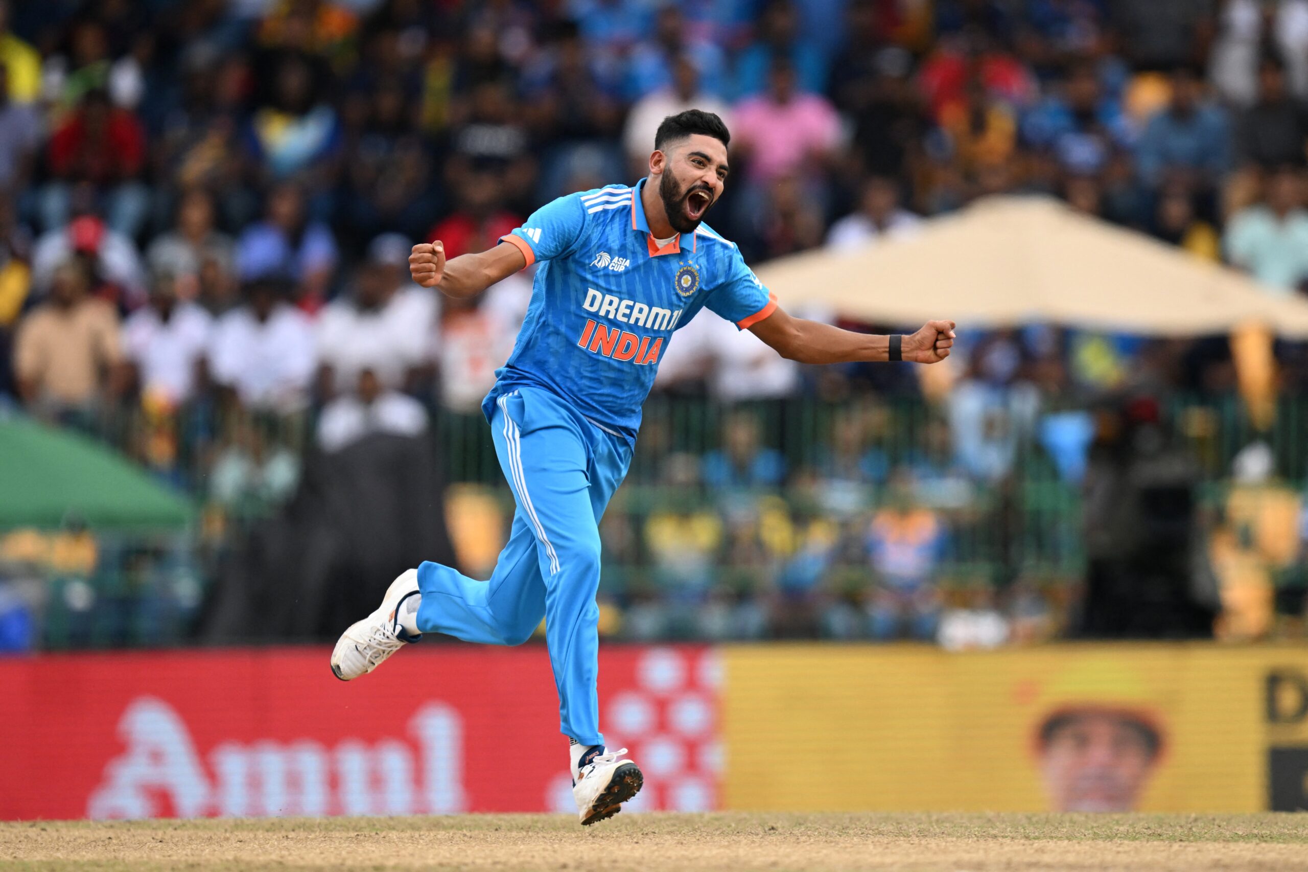 India vs Sri Lanka, Asia Cup 2023 Final: W,0,W,W,4,W – Mohammed Siraj Leaves Everyone Stunned With Near-Perfect Over. Watch