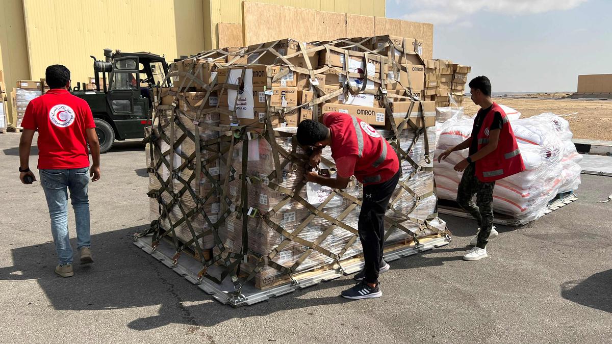 Scores killed in Gaza strikes as new aid convoy arrives