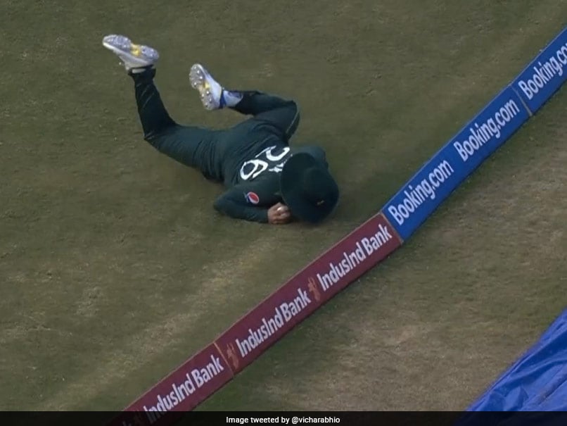 Was There Tampering With Boundary During Pakistan’s World Cup match vs Sri Lanka? Internet Alleges