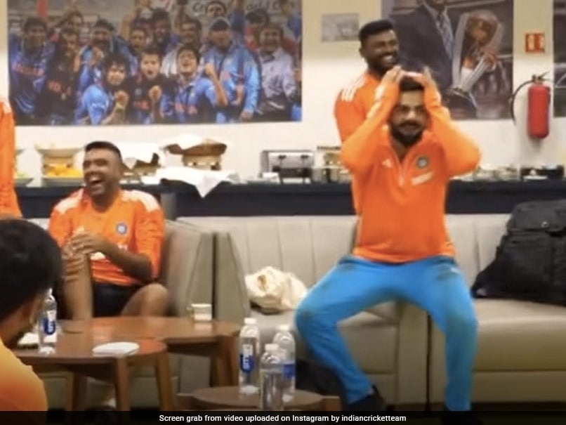 Virat Kohli’s Priceless Reaction After KL Rahul Wins ‘Best Fielder Award’ vs Pakistan. Watch