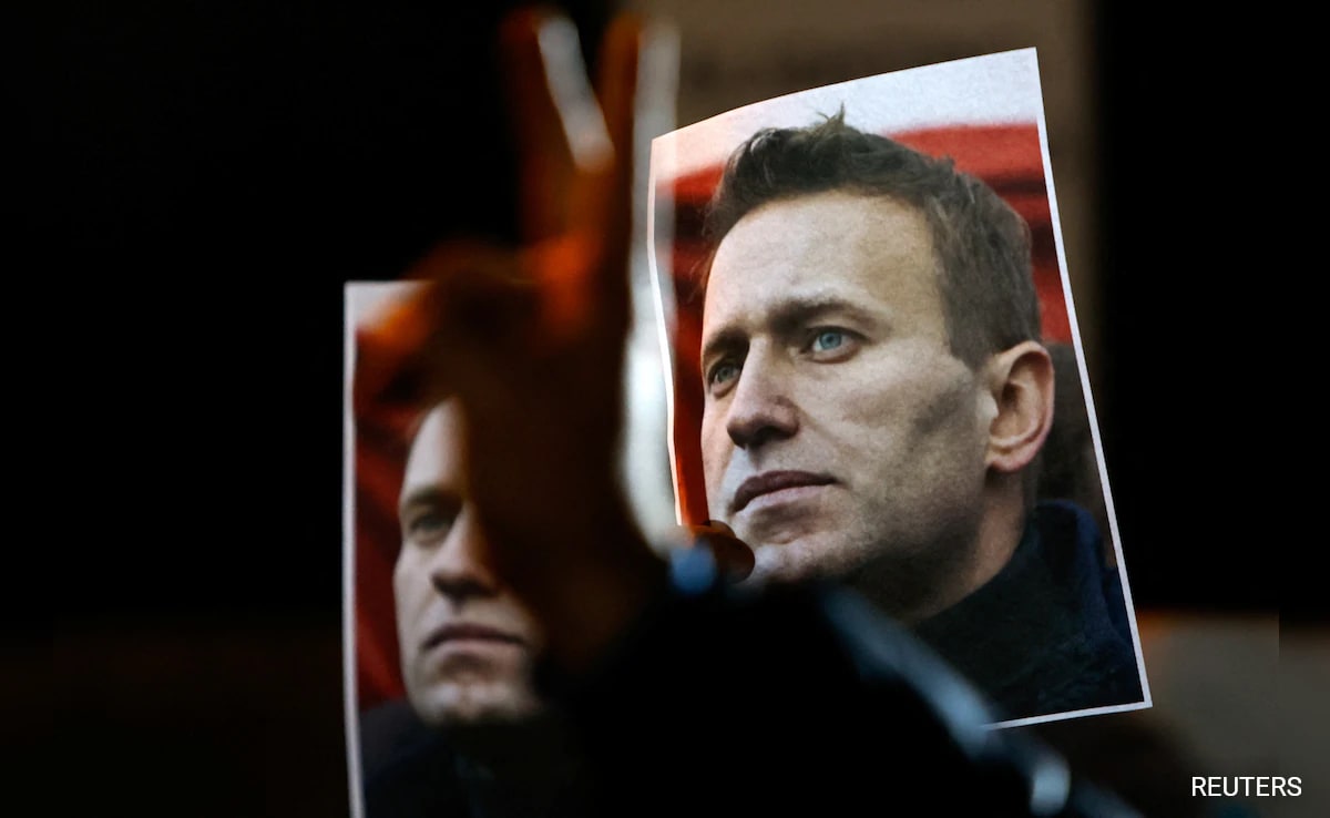 Putin Critic Alexei Navalny’s Wife Accuses Putin Of Holding His Body “Hostage”