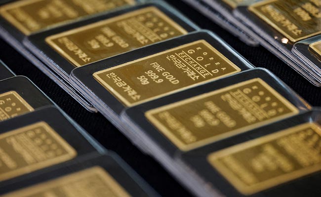 Gold Prices Hit Six-Month High On Weak US Dollar