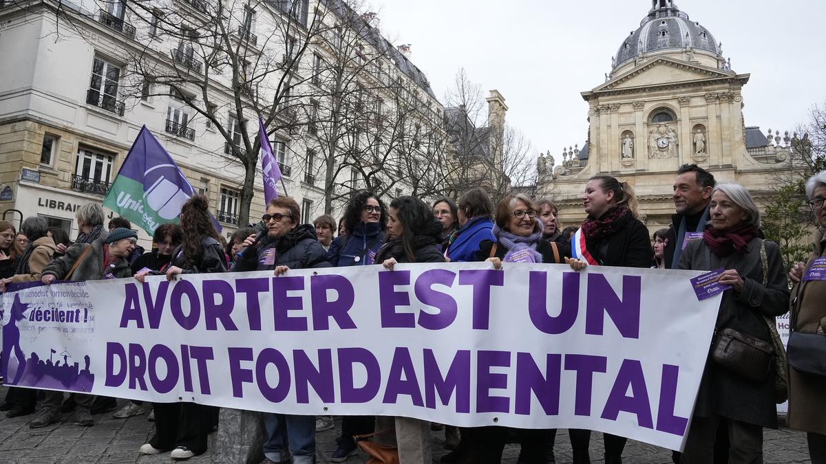 What is the historic amendment that enshrined abortion access in France’s Constitution? | Explained