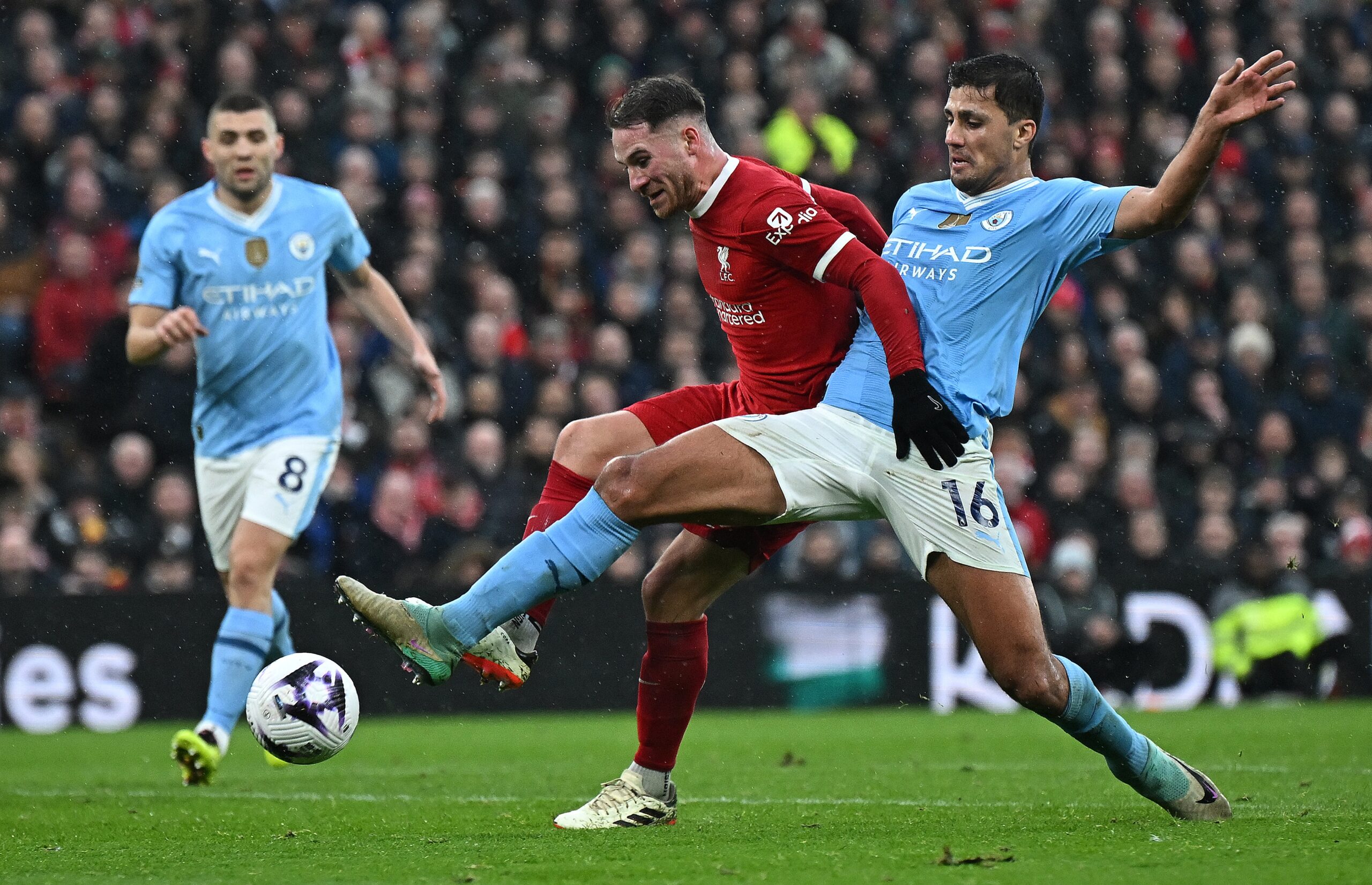 Liverpool, Manchester City Draw 1-1 To Leave Arsenal Top Of Premier League