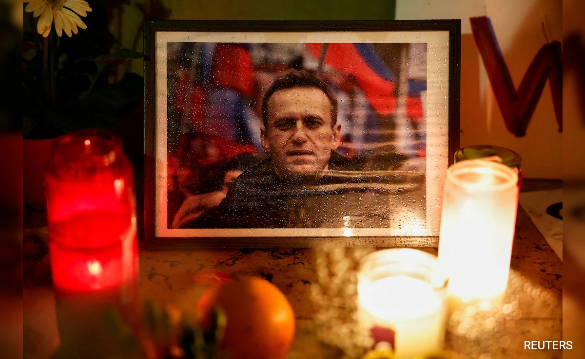 Canada Sanctions 6 Russians Over Putin Critic Alexei Navalny’s Death