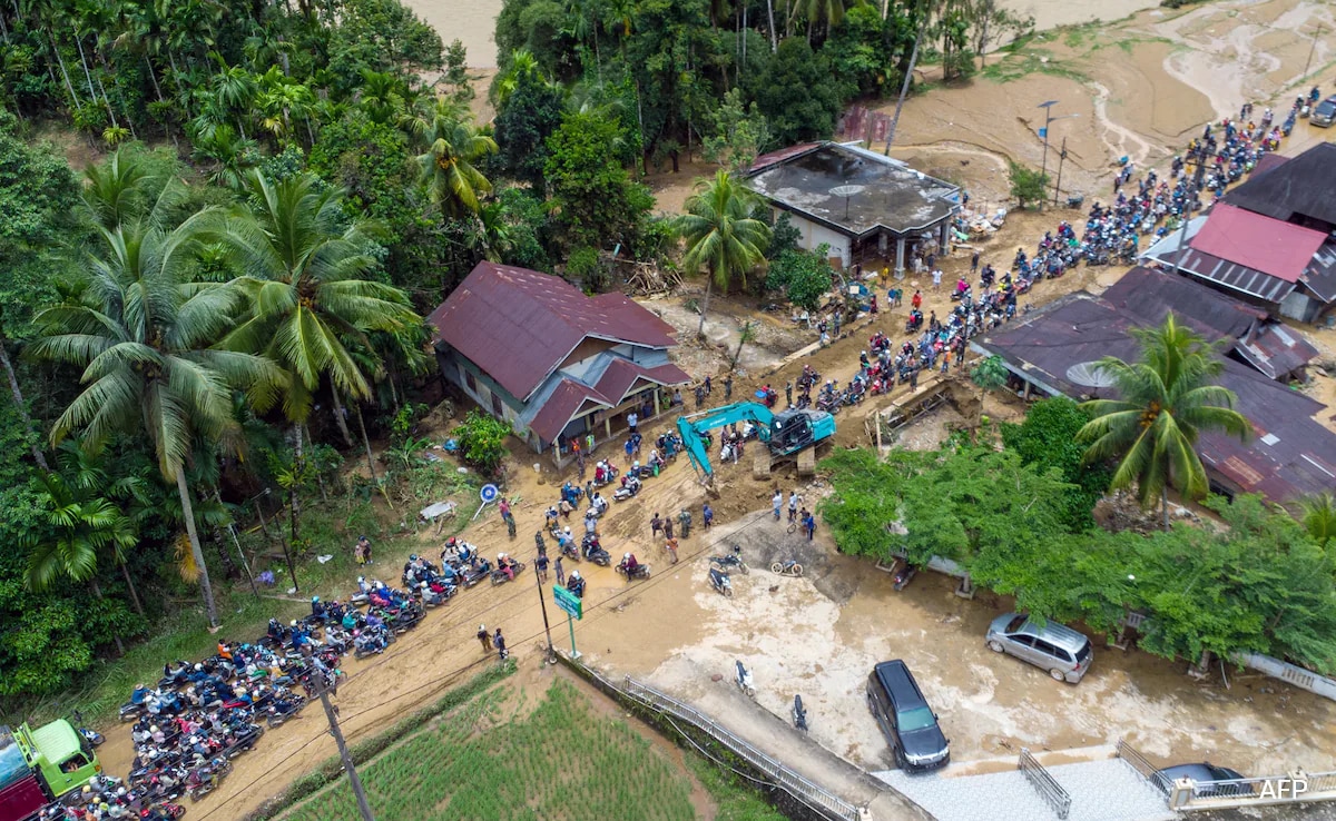 18 Dead, 5 Missing After Floods, Landslide In Indonesia