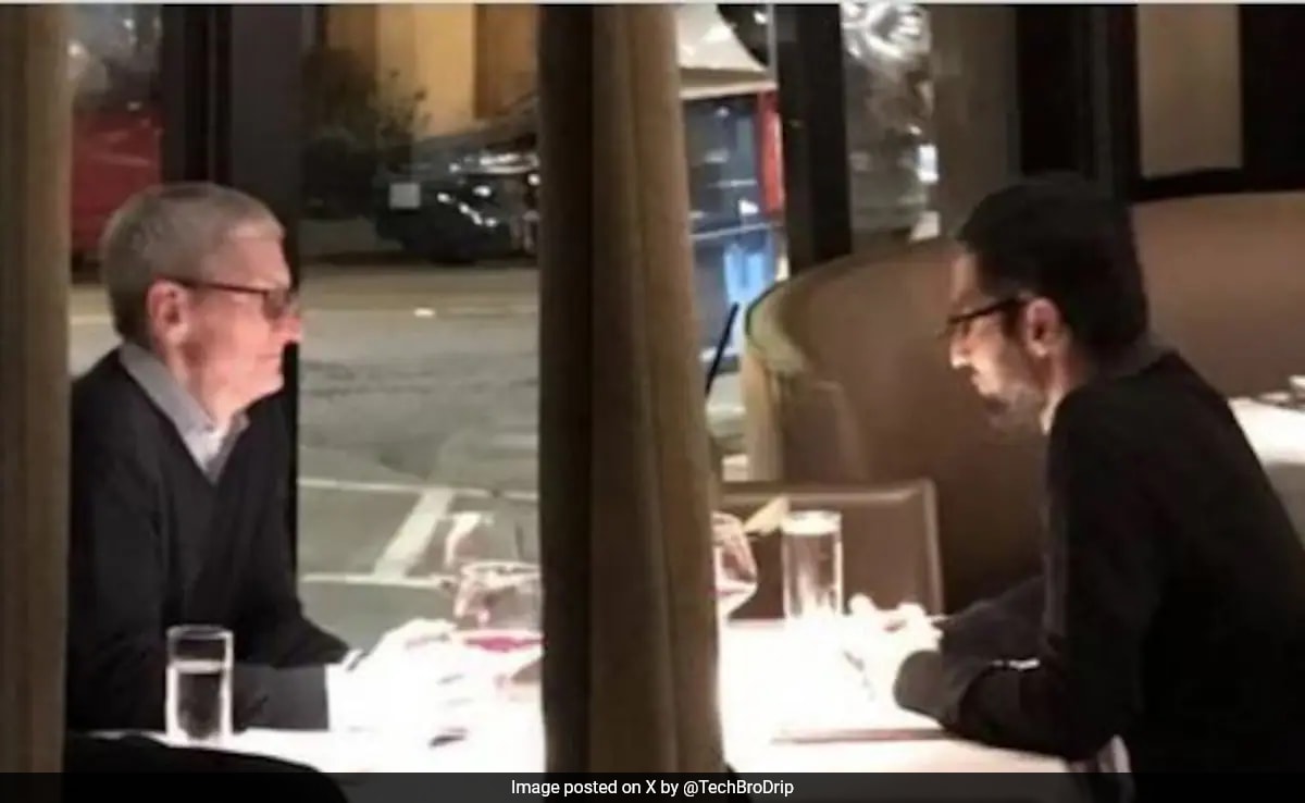 Old Photo Of Tim Cook And Sundar Pichai At A Restaurant Goes Viral