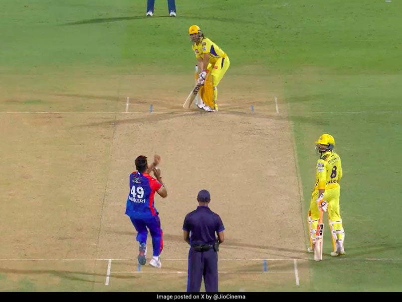 Watch: MS Dhoni's Last-Over Fireworks As CSK Go Down Fighting vs DC