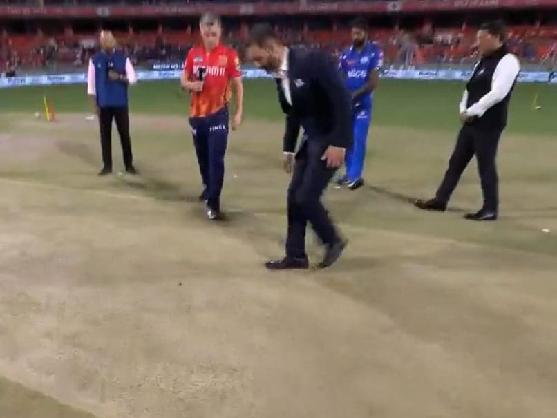 Impact Of Toss Tampering Claim? Sam Curran Checks Coin Result Himself vs Mumbai Indians – Watch