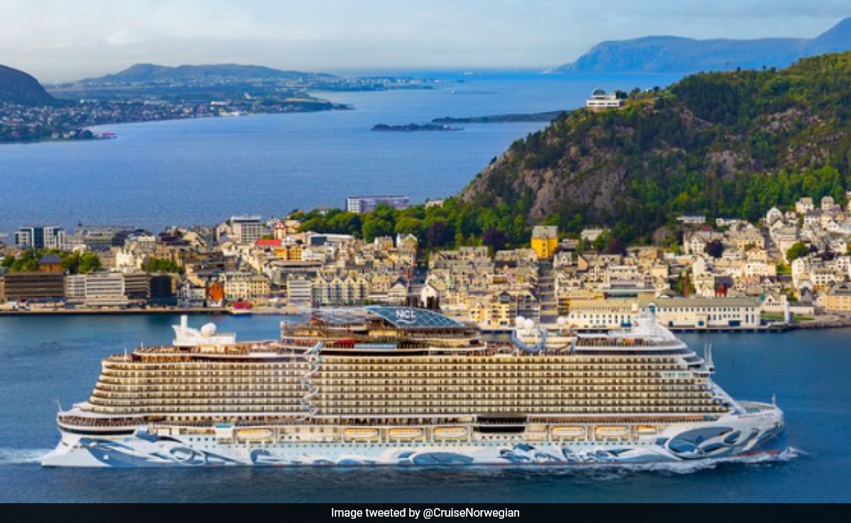 8 Passengers Stranded On African Island After Norwegian Cruise Ship Leaves Them Behind