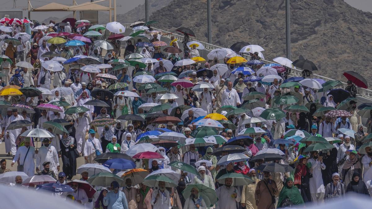 At least 550 haj pilgrims died, mostly due to heat, say Arab diplomats