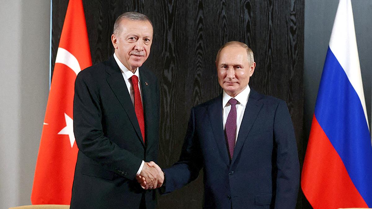 Turkiye and Russia resume joint patrols in northern Syria as Ankara seeks to mend ties with Assad