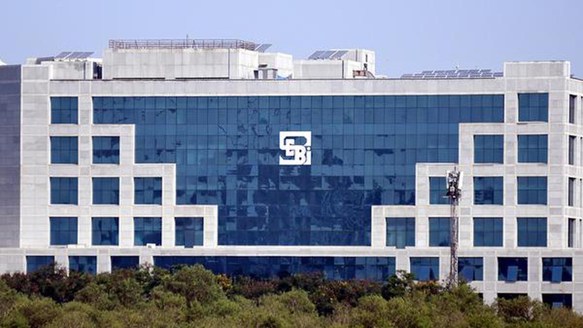 SEBI allows Category I and II AIFs to borrow, extends tenure for LVFs