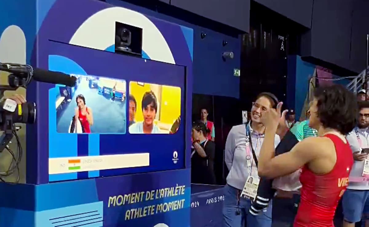 “Gold Laana Hai”: Vinesh Phogat Tells Teary-Eyed Mother After Reaching Olympics Final. Watch