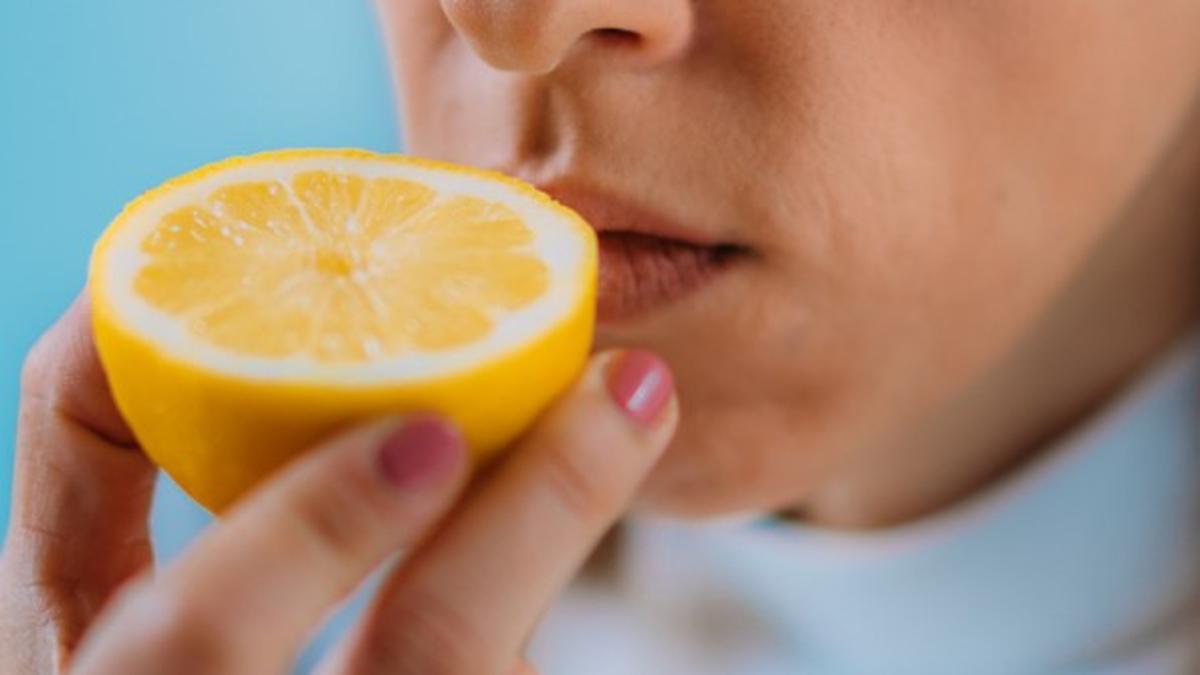 COVID-19: anosmia as a marker for susceptible brain damage