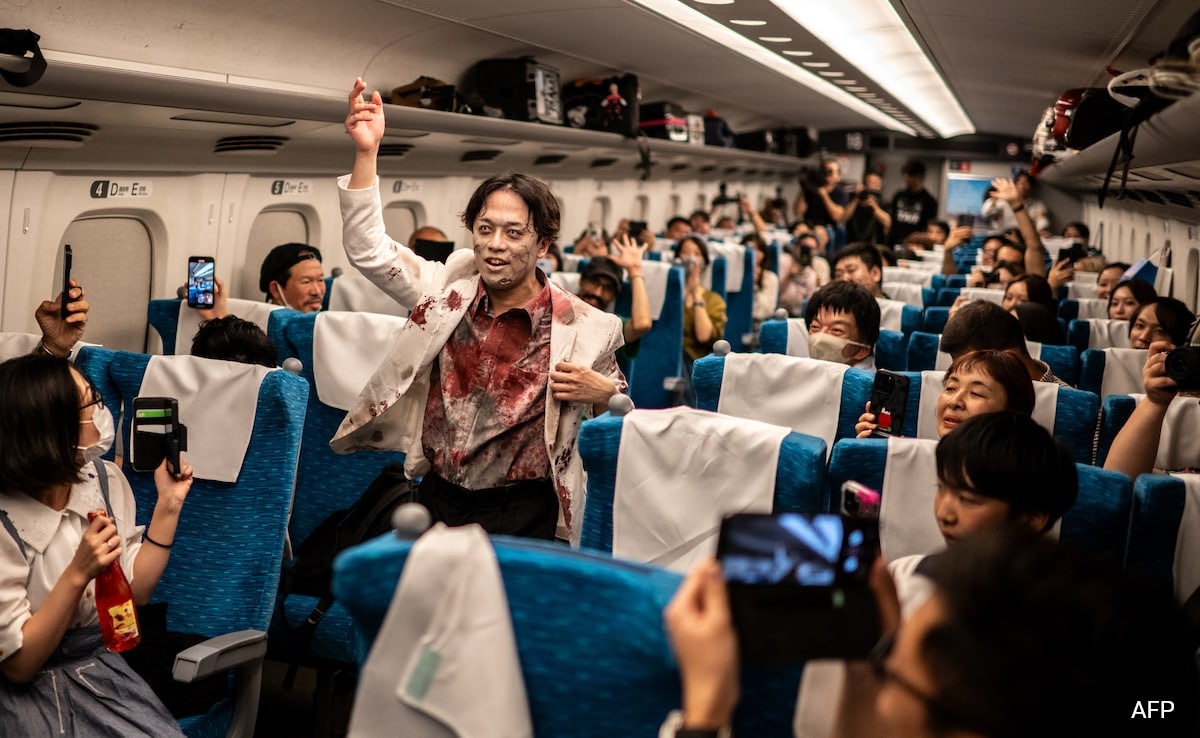 ‘Zombies’ Swarm Japanese Train Ahead Of Halloween In ‘Train To Busan’ Tribute