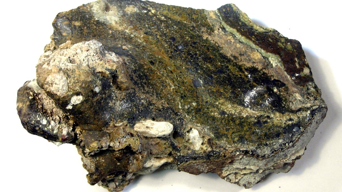 New sedimentary rock made from slag is a carbon-trapping champ