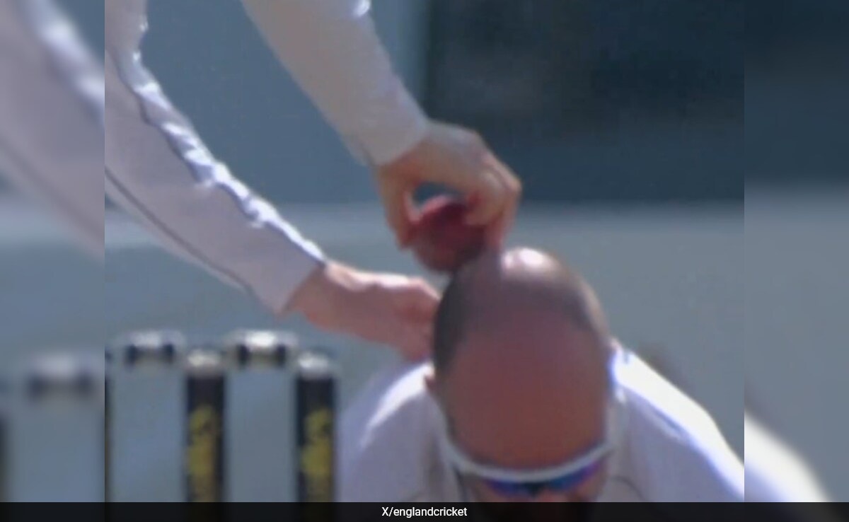 Joe Root Shines Ball Using Jack Leach’s Head, Internet In Splits, During Pakistan vs England 1st Test. Watch