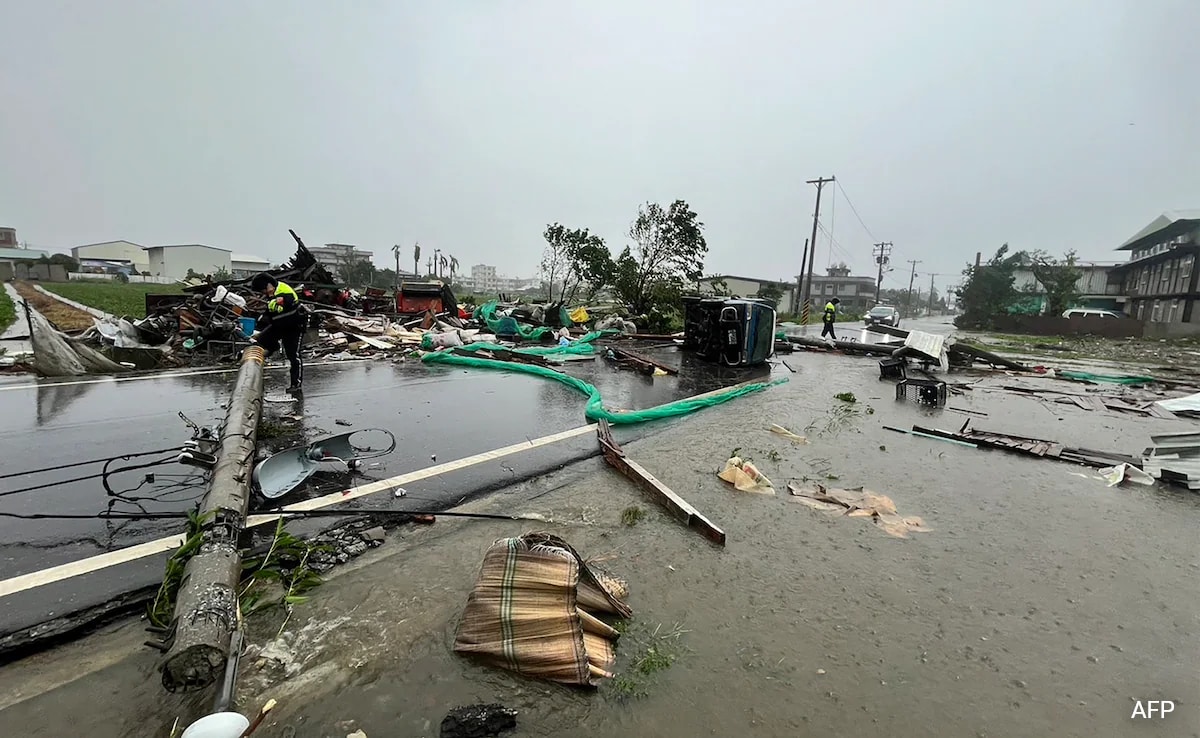 Taiwan Braces For Super Typhoon Kong-Rey, Thousands Evacuated, Schools Shut