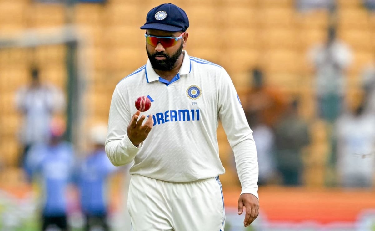 Sunil Gavaskar Delivers ‘Panic’ Verdict On India Making 3 Changes For 2nd Test vs New Zealand