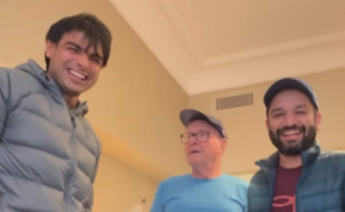 Neeraj Chopra Trolls Departing-Coach With Viral Instagram Trend “Give Me My Money”. Watch