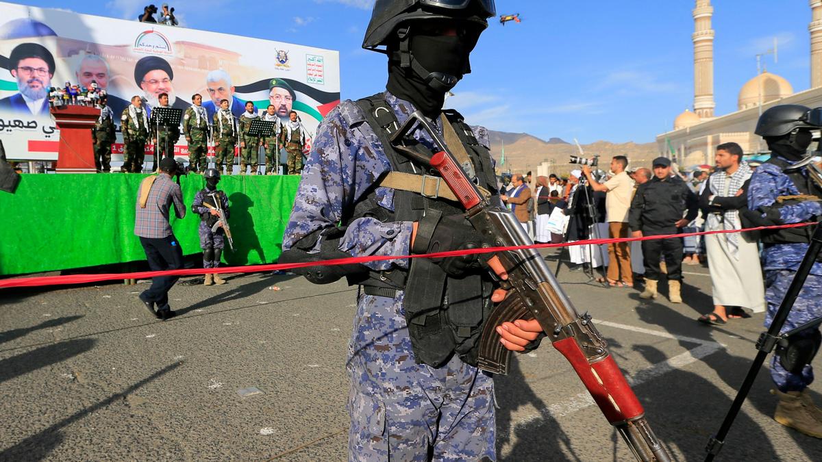 Soldier with Yemen’s exiled government opens fire, killing two Saudi troops, wounding another