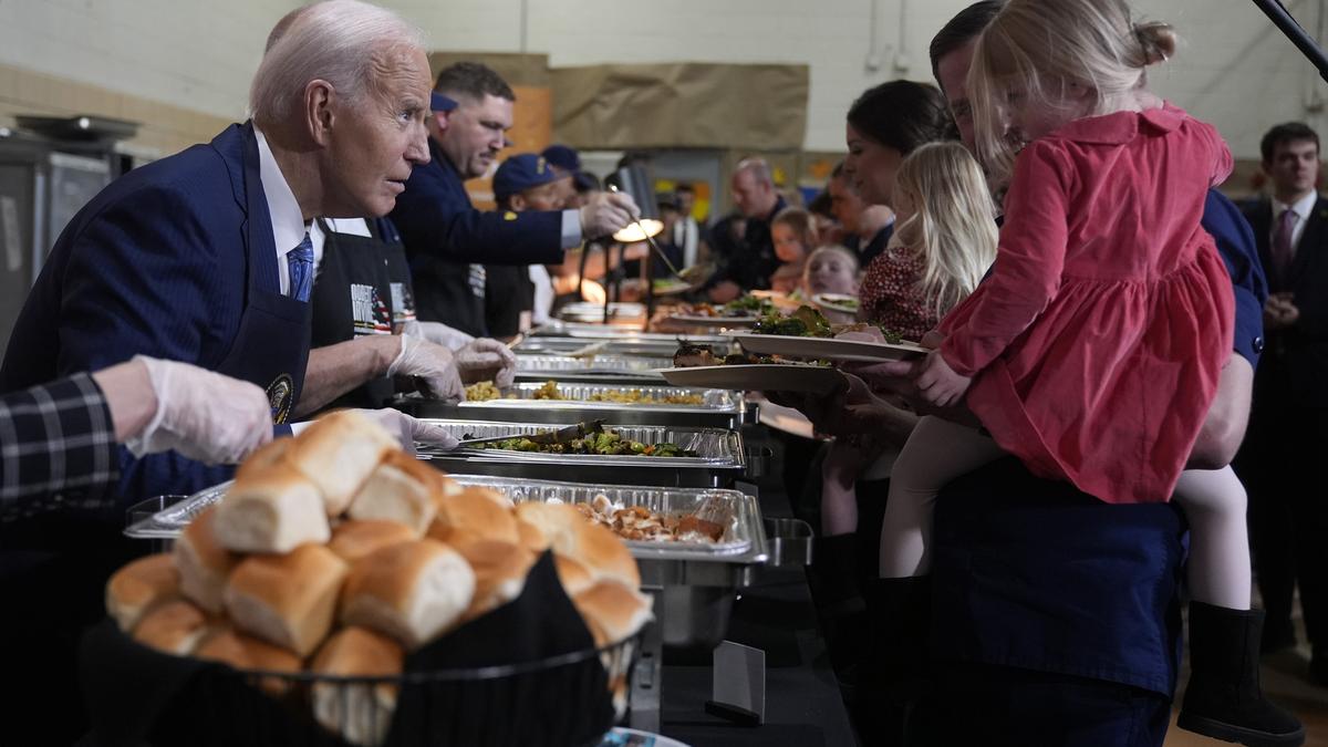 Biden pardons turkeys during final Thanksgiving event, serves dinner in Staten Island