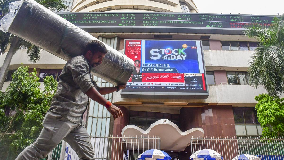 Markets fall in early trade amid unabated foreign fund outflows