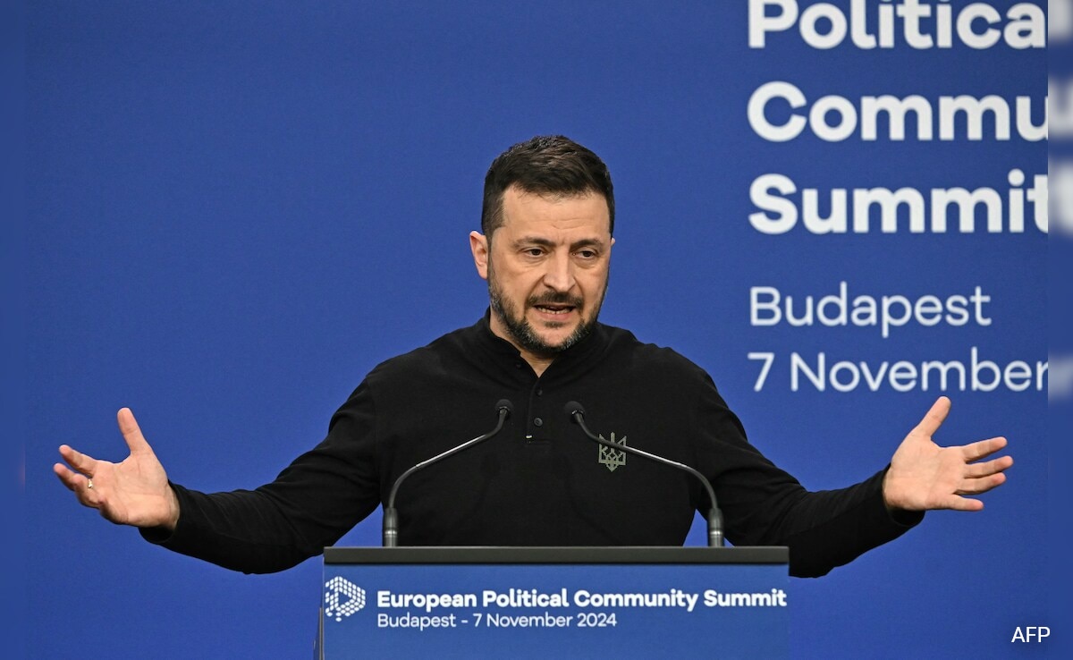 Zelensky Seeks NATO Security Guarantees, Weapons Before Russia Talks