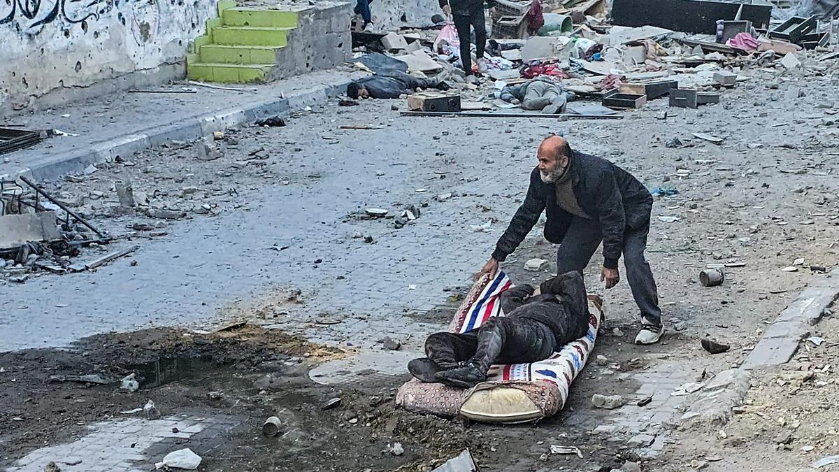 Gaza civil defence says 29 dead in Israeli strikes around key hospital