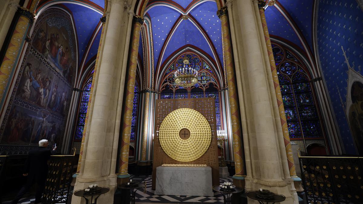 ’Crown of Thorns’ returns to Notre Dame cathedral for public veneration