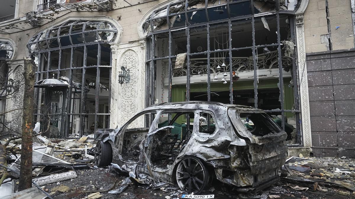 Russia, Ukraine exchange missile attacks, officials say, killing at least 1 person in Kyiv