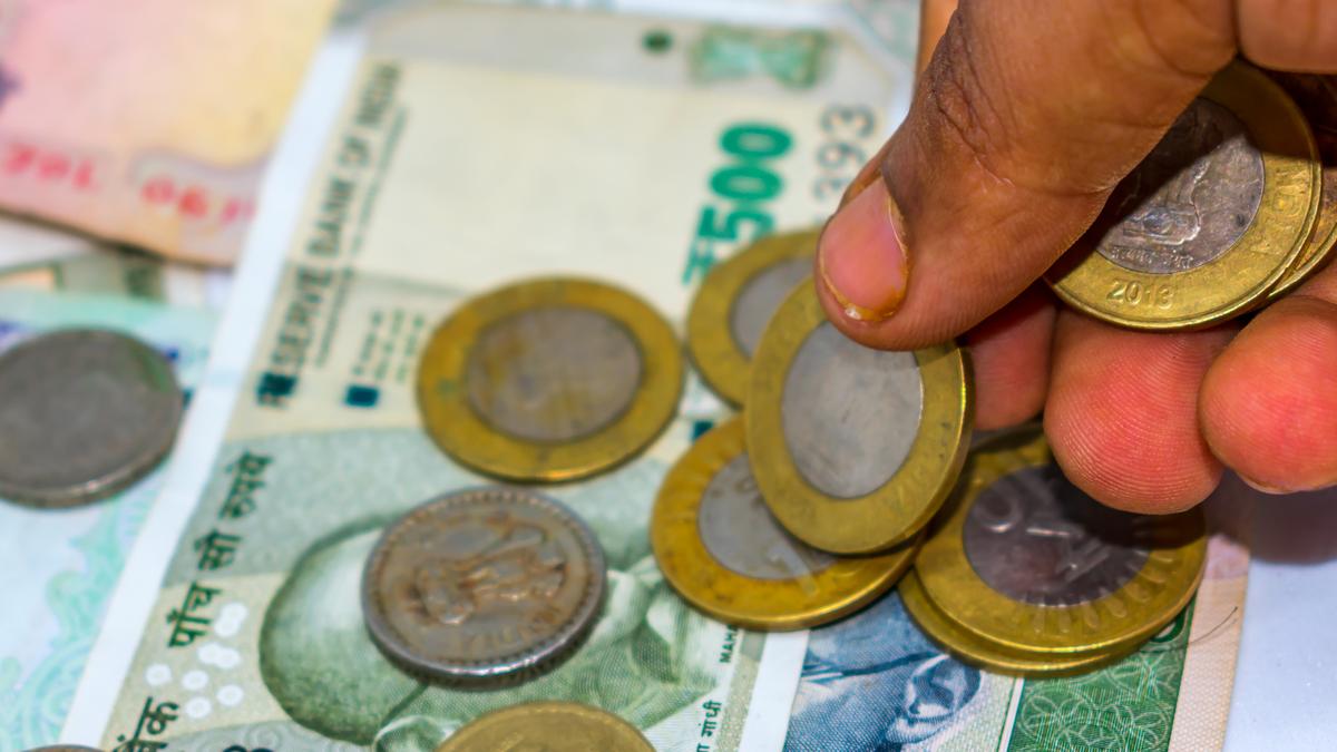 2025 may ring in small savings rate cuts