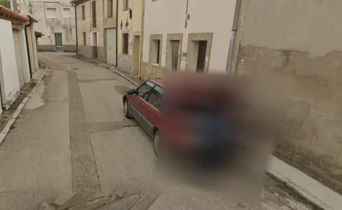 Google Maps Captures Man Loading Body Into Car Boot, Suspects Arrested