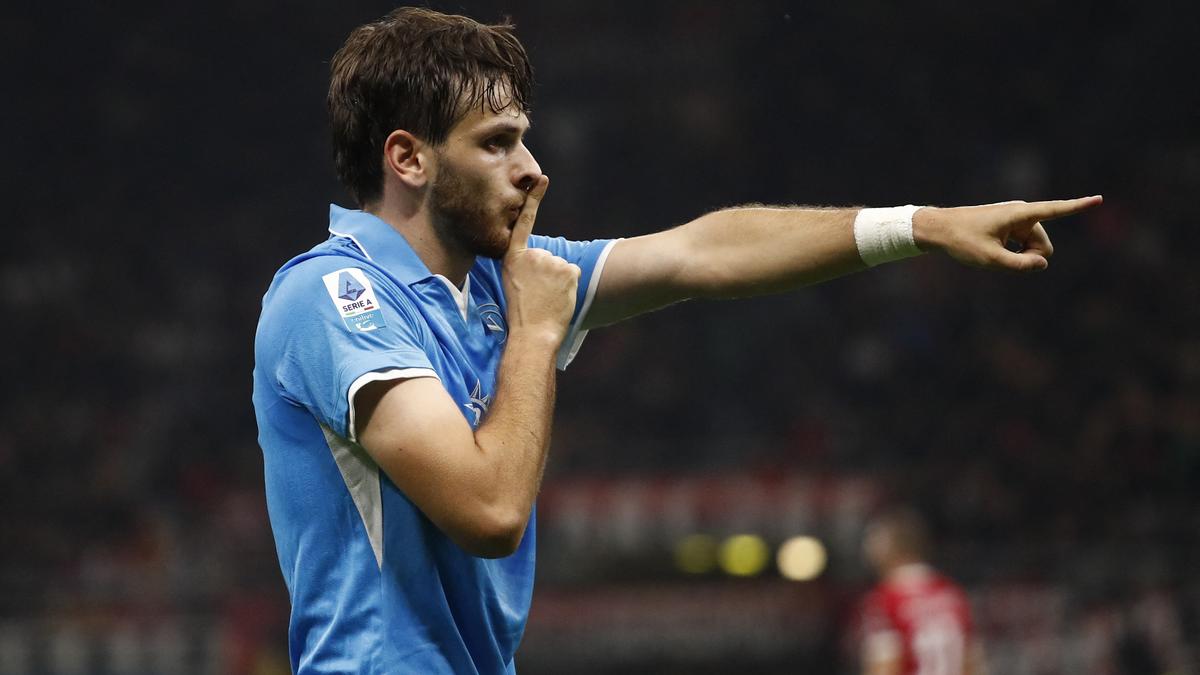 PSG signs Napoli’s star winger Khvicha Kvaratskhelia until 2029