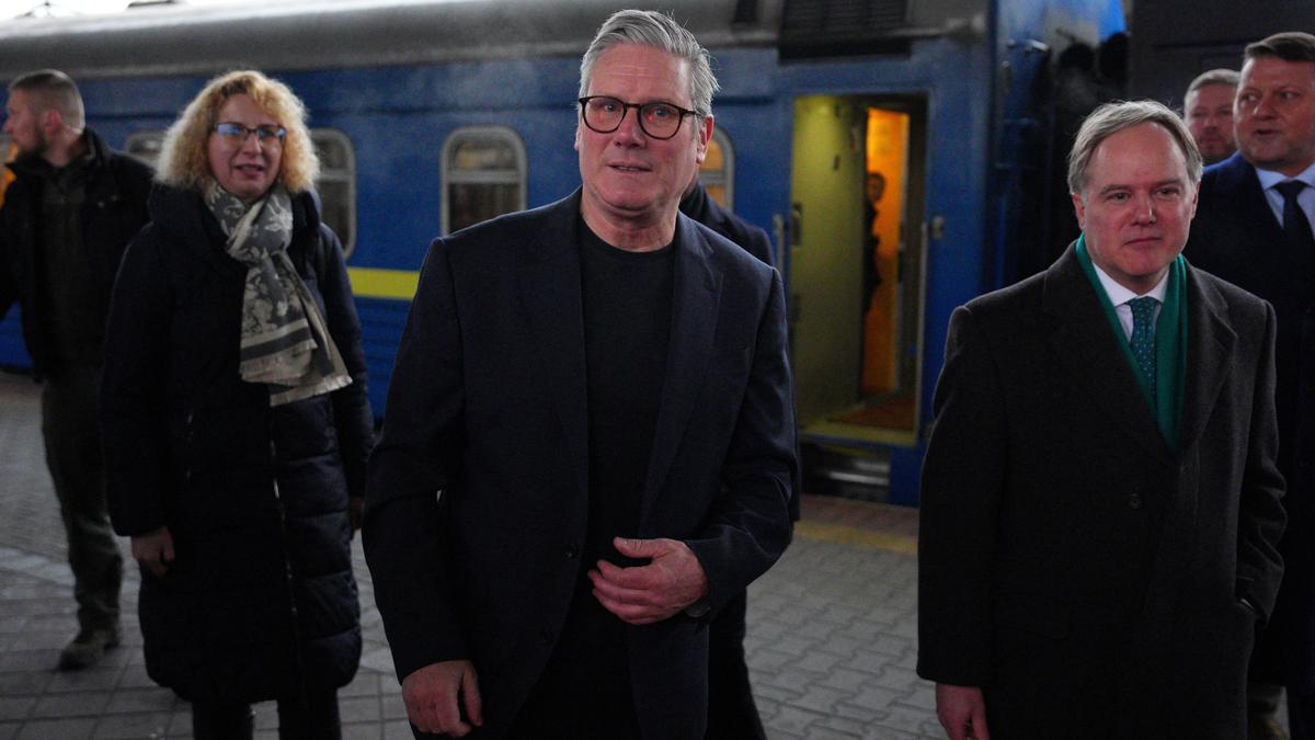 UK PM Starmer arrives in Kyiv, Ukraine with a pledge for a ’100-year partnership’ with Zelenskyy