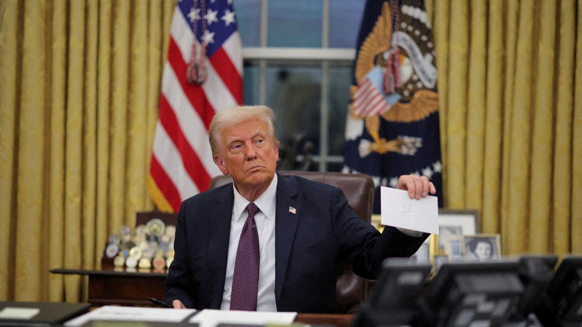 US arrests, deports hundreds of ‘illegal immigrants’, says Trump press chief