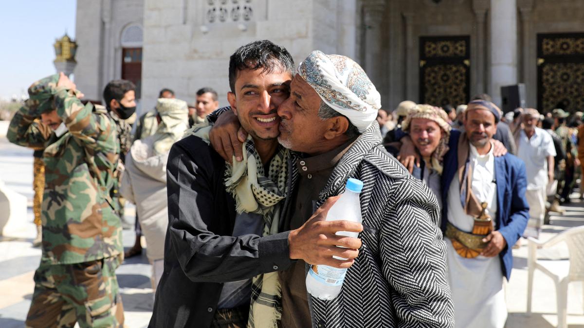 Yemen’s Houthi rebels unilaterally release 153 war detainees, Red Cross says