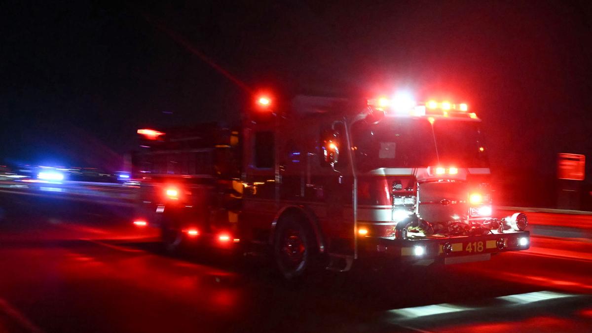 American Airlines passenger jet collides with Blackhawk helicopter while landing at Reagan National Airport