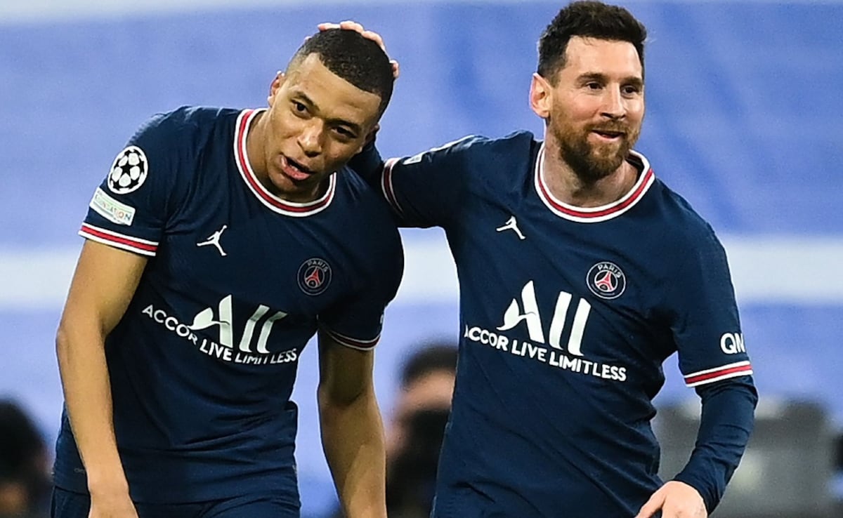 ‘When Lionel Messi Arrived At PSG, Kylian Mbappe Got Jealous”: Neymar Drops Huge Bombshell