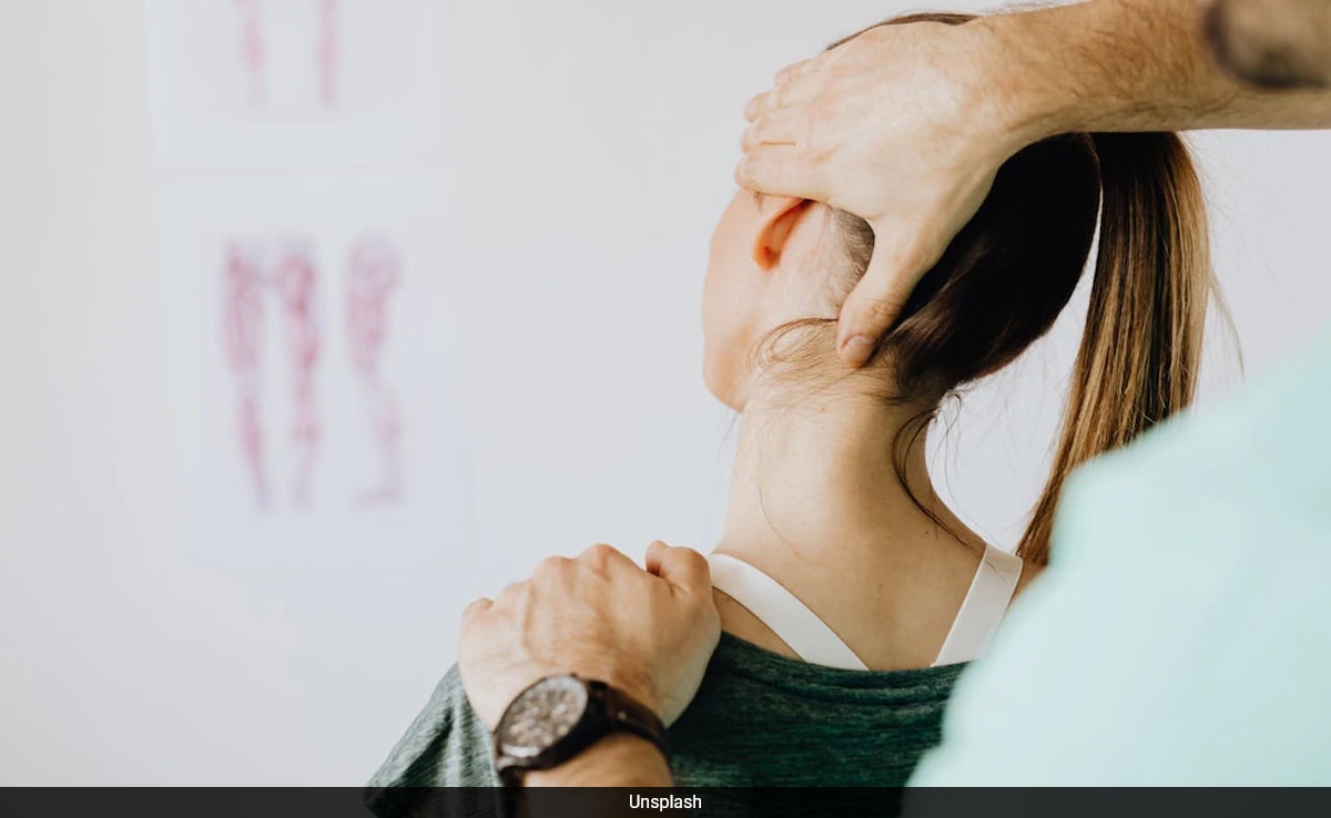 UK Woman, 29, Dies After Chiropractor “Cracked Her Neck”