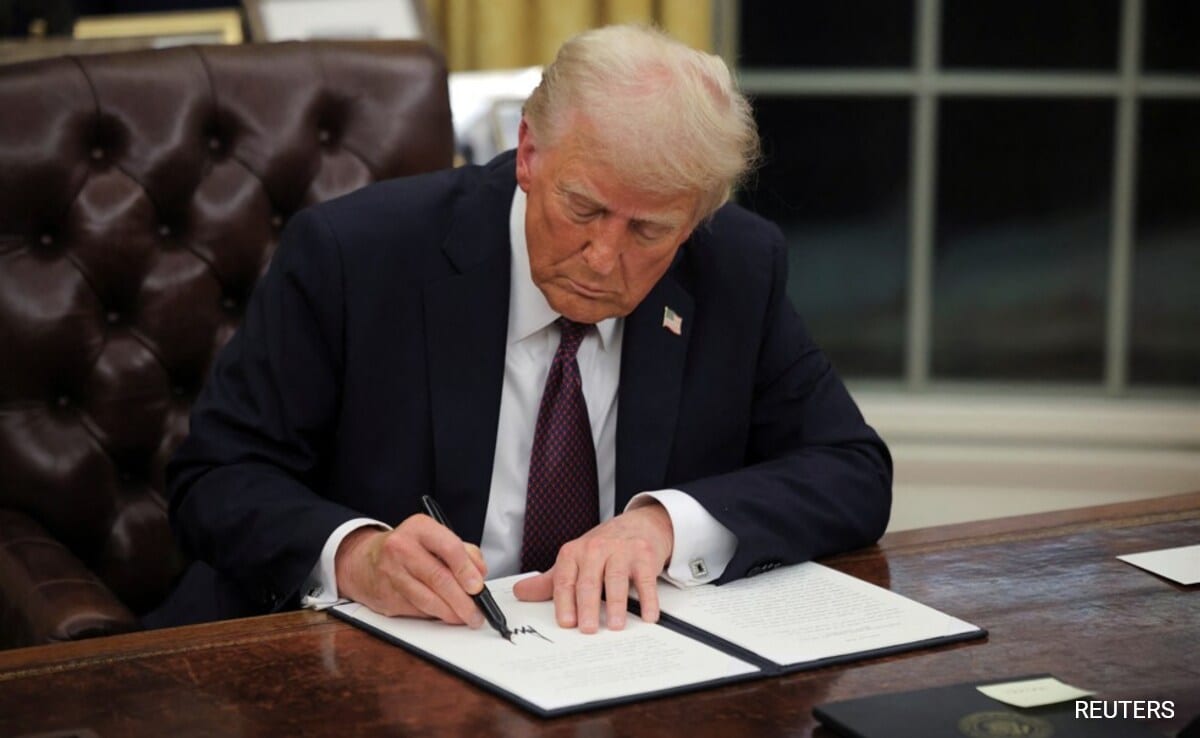 22 US States Sue Trump Over Birthright Citizenship Order, But Can They Stop Him?