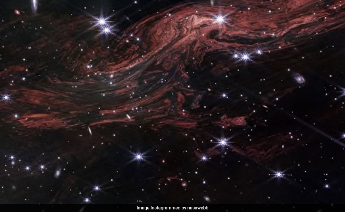 NASA’s James Webb Space Telescope Shows 3D Structure Of Dust And Gas Between Stars