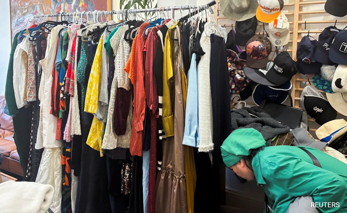 Hollywood Stars Clear Their Closets For Aid Amid Raging Wildfires In Los Angeles